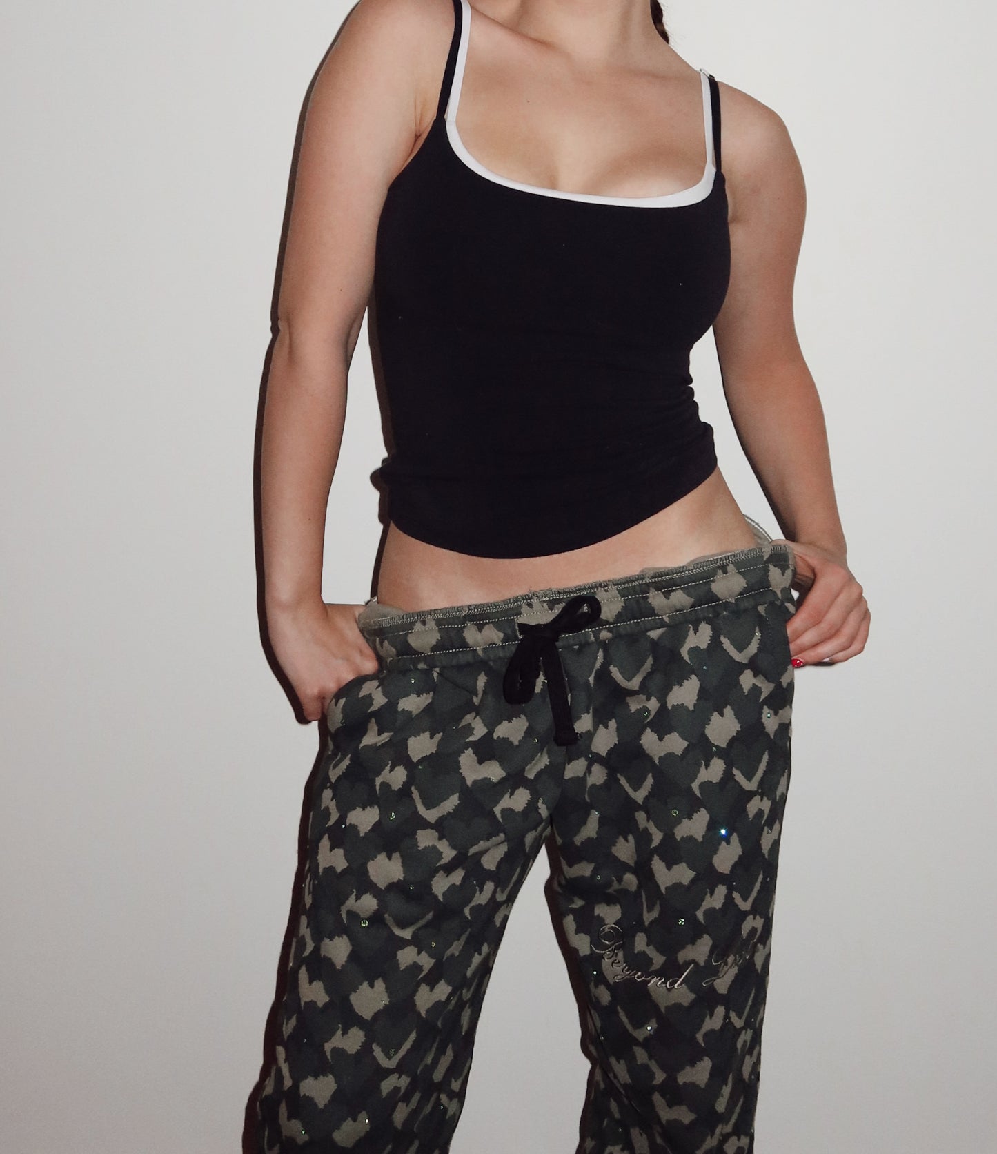Rhinestone Heart Pants w/ Embroidery